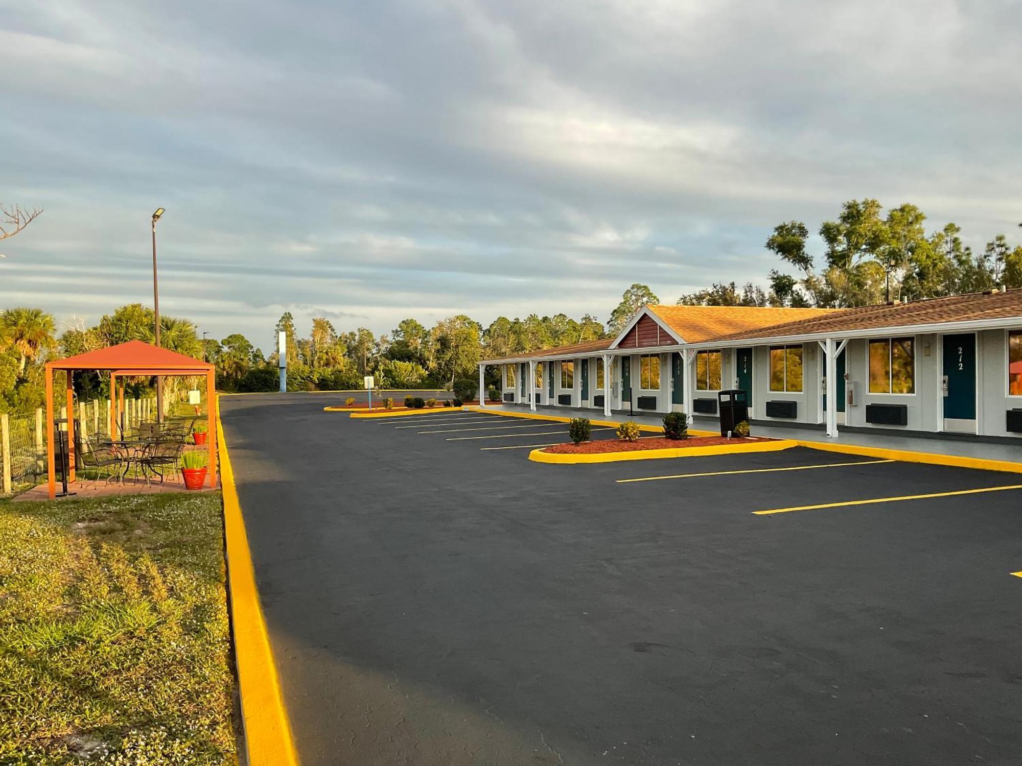 Knights Inn Punta Gorda Zewnętrze zdjęcie